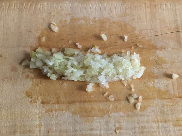 Krämigt bakad pasta med ärtor och gratinerad skinka - Beredning steg 1