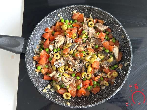 Sardinkaka: ett enkelt, saftigt och välsmakande recept - Beredning steg 3