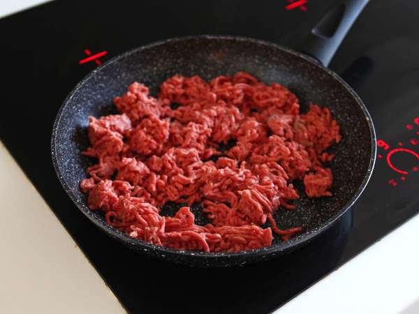 Ugnsbakade tortillas med quesadillas och kryddig nötköttsfyllning - Beredning steg 1