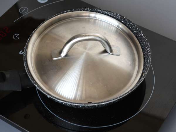 Stekta ägg med honung och mozzarella, den söta, salta och kryddiga expressfrukosten! - Beredning steg 3