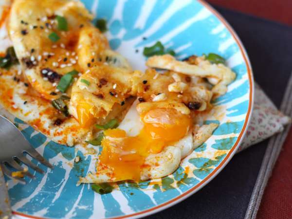 Stekta ägg med honung och mozzarella, den söta, salta och kryddiga expressfrukosten! - Beredning steg 6