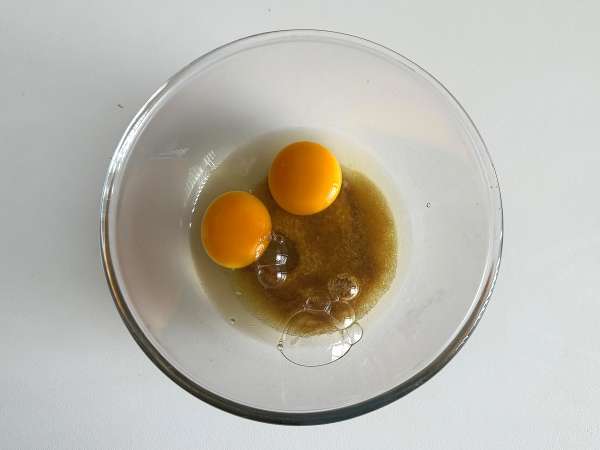 Ultrafuktig tårta med pistaschmandel, lime och zucchini - Beredning steg 3