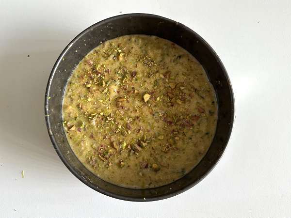 Ultrafuktig tårta med pistaschmandel, lime och zucchini - Beredning steg 7