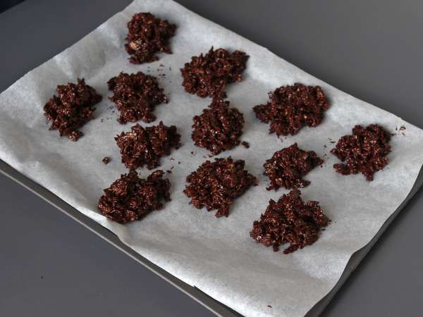 Chokladpraliner i sandrosor - Beredning steg 4