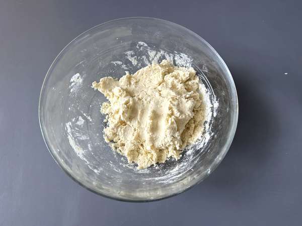 Jordgubbstårta, den amerikanska jordgubbstårtan med grädde som aldrig slår fel - Beredning steg 3