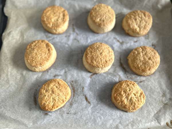 Jordgubbstårta, den amerikanska jordgubbstårtan med grädde som aldrig slår fel - Beredning steg 6