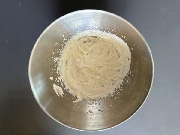 Jordgubbstårta, den amerikanska jordgubbstårtan med grädde som aldrig slår fel - Beredning steg 7