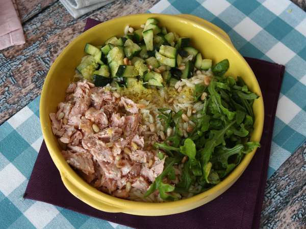 Orzo pastasallad med lax och zucchini - Beredning steg 8