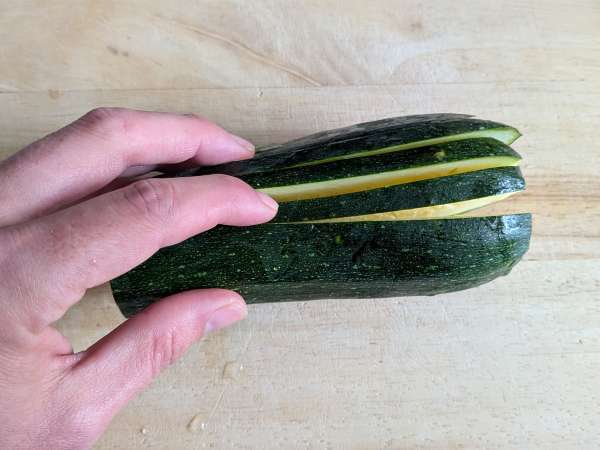 Courgette Carbonara: det vegetariska receptet som är lätt att göra - Beredning steg 1