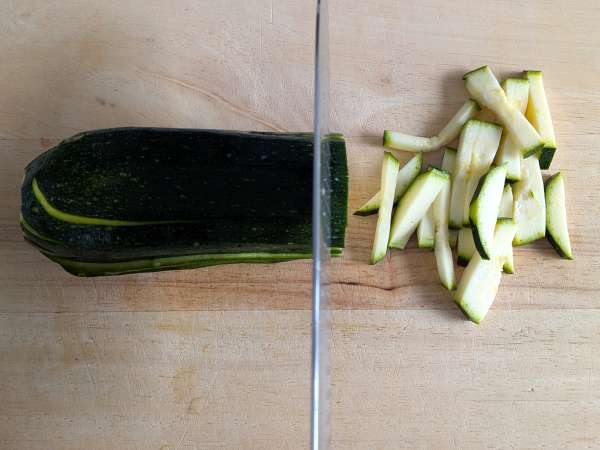 Courgette Carbonara: det vegetariska receptet som är lätt att göra - Beredning steg 2