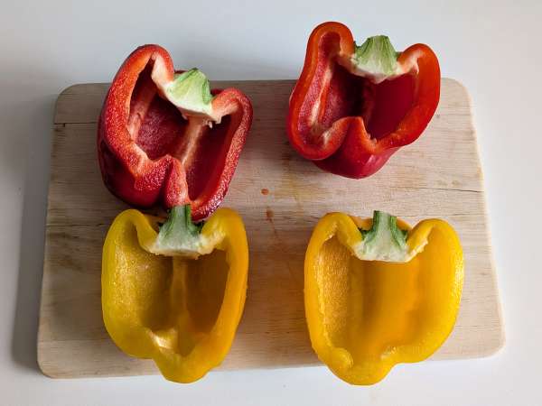 Bakade vegetariska fyllda paprikor: det enkla och välsmakande receptet med grönsaker och mozzarellaost - Beredning steg 1