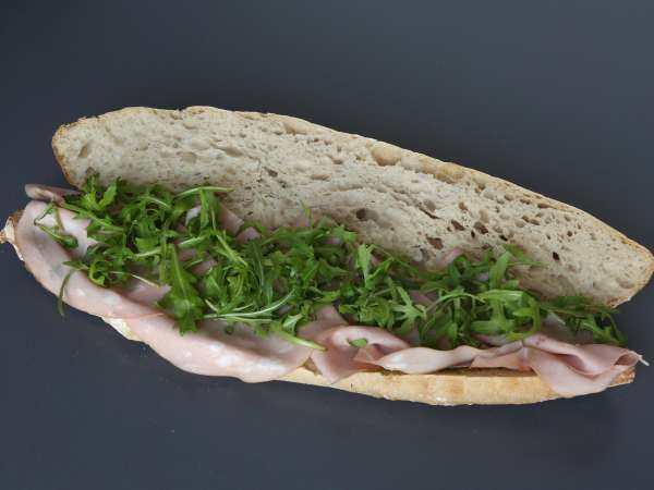 Italiensk gourmetsmörgås med mortadella och burrataost - Beredning steg 3