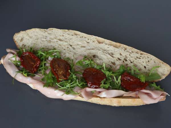 Italiensk gourmetsmörgås med mortadella och burrataost - Beredning steg 4