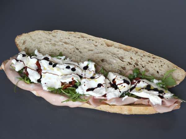 Italiensk gourmetsmörgås med mortadella och burrataost - Beredning steg 6