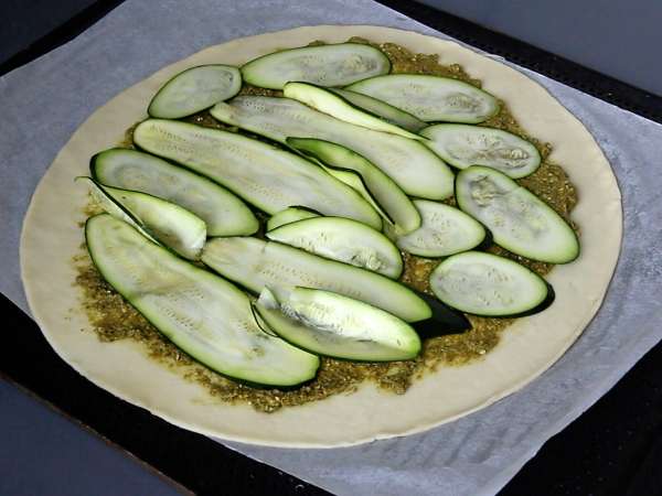Tarteletter med pesto och zucchini: ett enkelt recept som doftar precis som sommaren! - Beredning steg 4