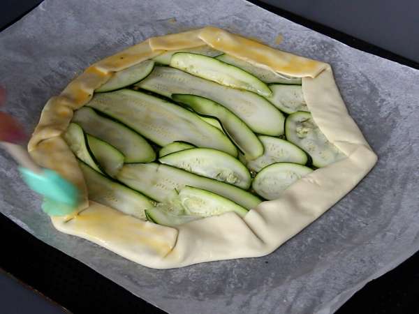 Tarteletter med pesto och zucchini: ett enkelt recept som doftar precis som sommaren! - Beredning steg 5