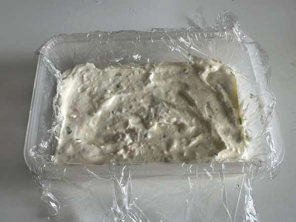 Surimi-terrin utan tillagning: en enkel kall förrätt som passar perfekt till sommaren - Beredning steg 7