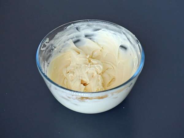 Tiramisu med rostade aprikoser: den perfekta fruktiga och krämiga efterrätten för sommaren - Beredning steg 4