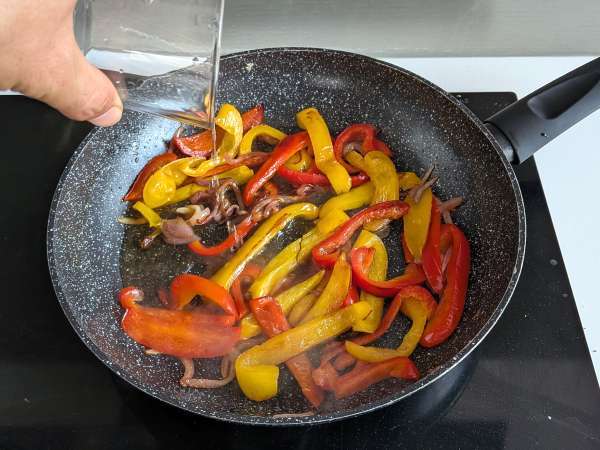 Pasta med paprika och mynta: krämig och doftande - Beredning steg 3