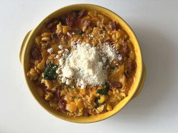 One pot-orzo med paprika, chorizo och spenat - Beredning steg 6