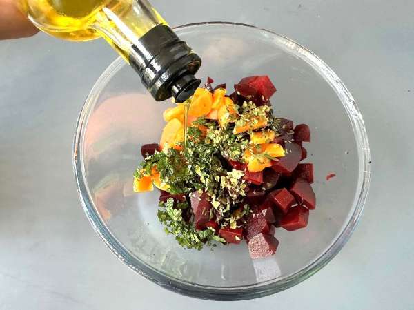 Rödbetssallad med grillad halloumi - Beredning steg 3