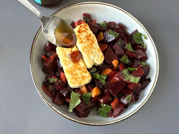 Rödbetssallad med grillad halloumi - Beredning steg 8