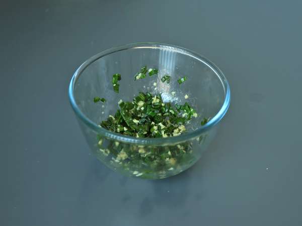 Kinesisk ångkokt kyckling med ingefära – otroligt mör och aromatisk - Beredning steg 6