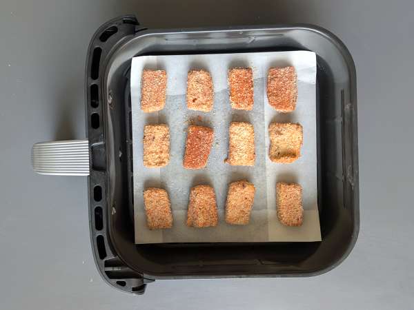 Krispiga tofunuggets och gröna bönor på thailändskt vis, tillagade i luftfritösen - Beredning steg 5