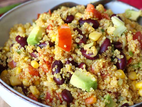 Proteinsallad med quinoa, röda bönor och majs - Beredning steg 8