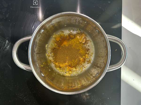 Curry med röda linser och kokosmjölk: ett enkelt och krämigt recept - Beredning steg 3