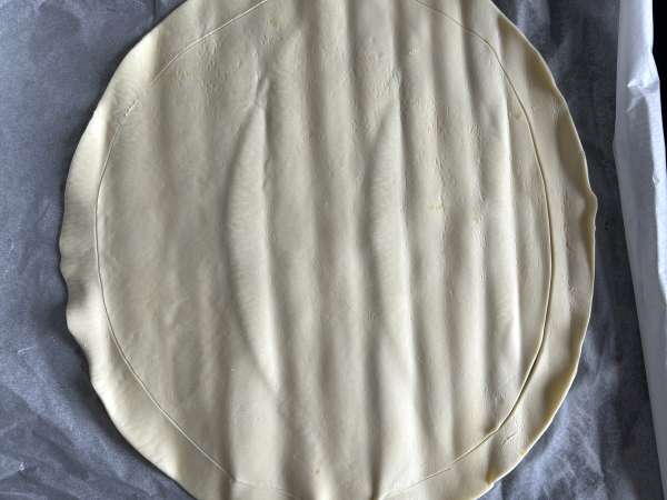 Tunn paj med fikon, brie och valnötter - Beredning steg 4