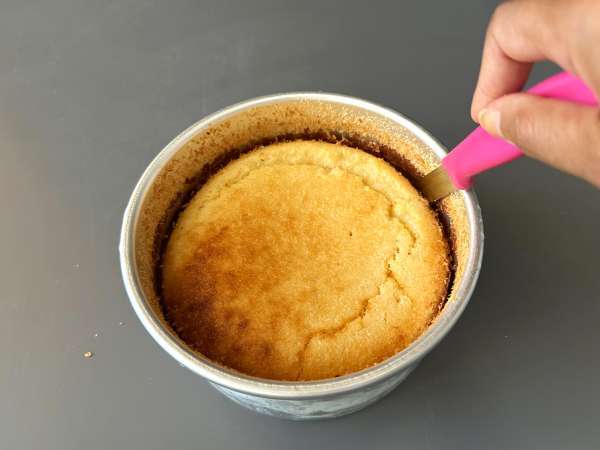 Kokos- och kondenserad mjölk-flan, enkel och smältande - Beredning steg 6