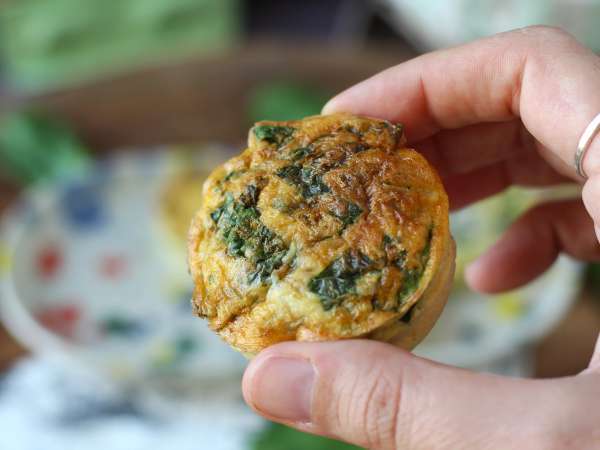 Äggbitar med keso i varmluftsfritösen: enkla och proteinrika äggbitar - Beredning steg 5