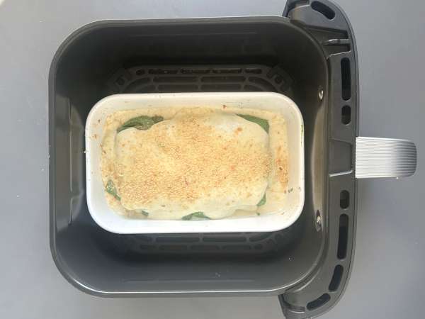 Vegetarisk lasagne med spenat och tofu i airfryer - Beredning steg 9