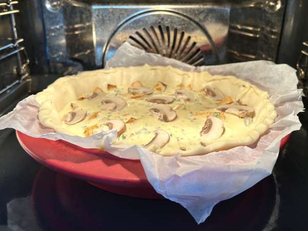 Quiche med svamp och hokkaidopumpa - Beredning steg 9