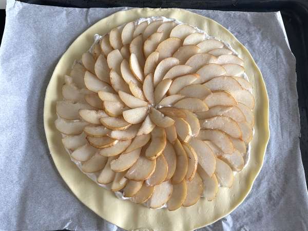 Pärontarte med gorgonzola och valnötter – sött och salt i perfekt harmoni - Beredning steg 6