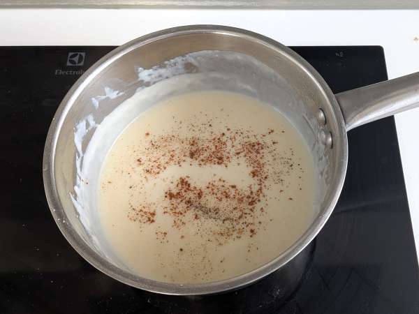 Ugnsbakad pasta med pumpa, svamp och bechamelsås - Beredning steg 6