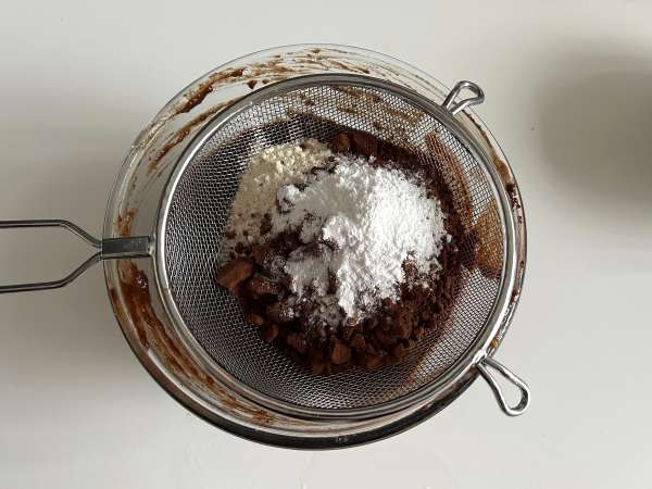 Brownie med sötpotatis utan smör eller olja - Beredning steg 4