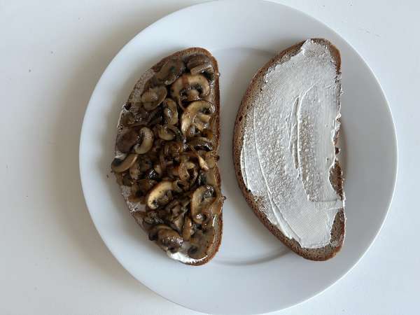Grillad ostmacka med champinjoner och riven ost - Beredning steg 7