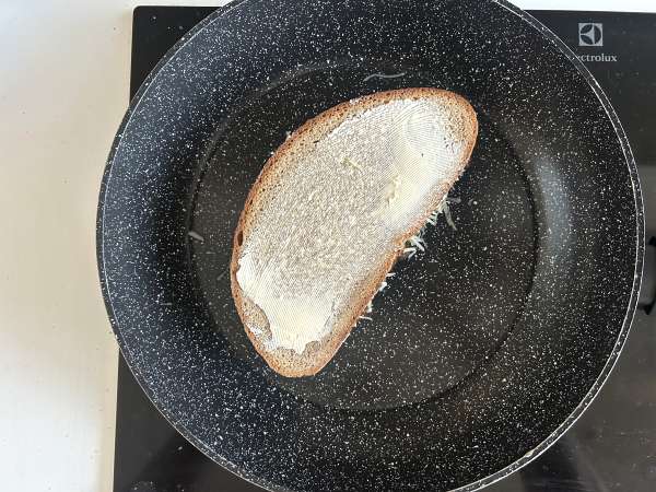 Grillad ostmacka med champinjoner och riven ost - Beredning steg 9
