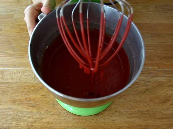 En speciell Red Velvet-tårta till Halloween! - Beredning steg 4