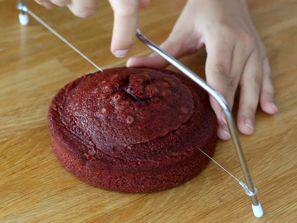 En speciell Red Velvet-tårta till Halloween! - Beredning steg 8