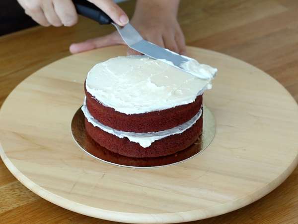 En speciell Red Velvet-tårta till Halloween! - Beredning steg 10