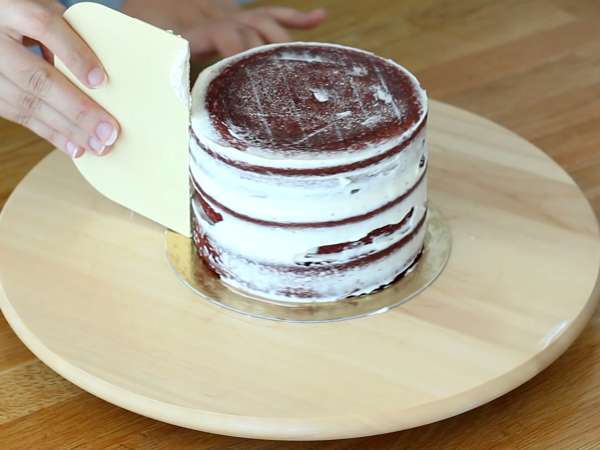 En speciell Red Velvet-tårta till Halloween! - Beredning steg 11