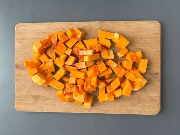 En gryta med pumpa och köttfärs: krämig och värmande - Beredning steg 2