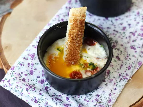 Recept Ägg cocotte med getost och soltorkade tomater i airfryer!