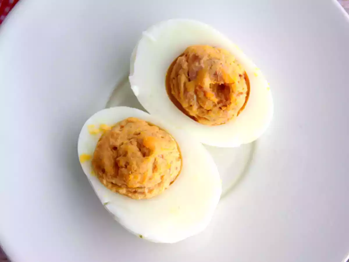 Ägg med tonfisk