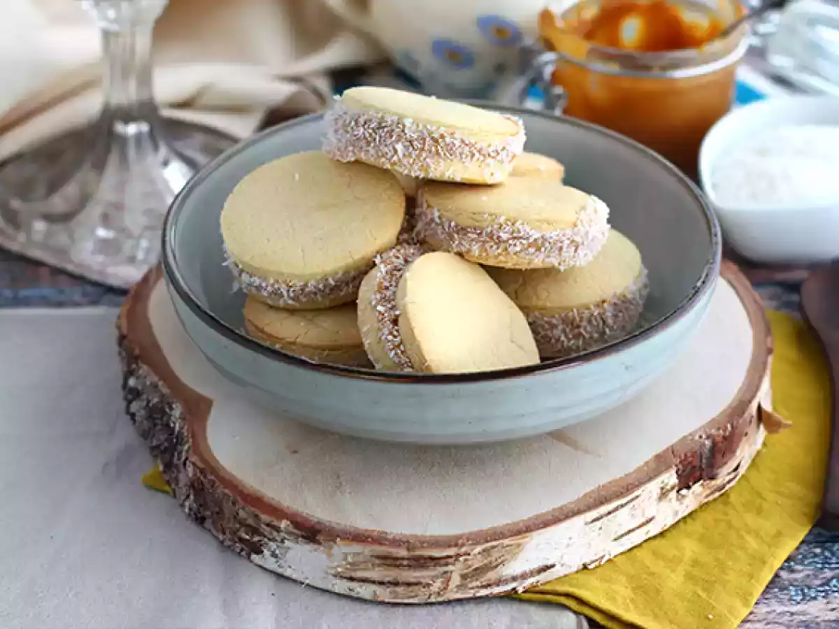 Alfajores - Argentinska mördegskakor med mjölksylt och kokos