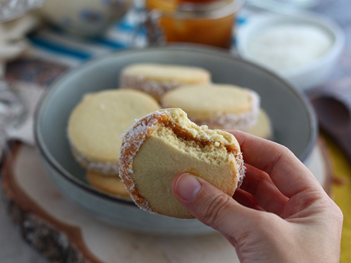 Alfajores - Argentinska mördegskakor med mjölksylt och kokos - foto 2