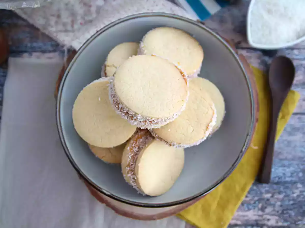 Alfajores - Argentinska mördegskakor med mjölksylt och kokos - foto 4